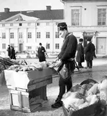 Torghandel, i bakgrunden Residenset.
