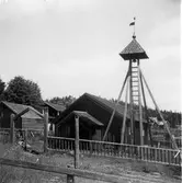 Nätra  fiskekapell timrat, panelklätt och rödmålat. Fristående klockställning. Rektangulär byggnad. Mycket rika vägg och takmålningar invändigt från 1719 av Roland Öberg. Bänkinredning 1771.