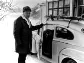 Birger Nygren vid sitt hem i Hammar. Poststationsföreståndare tillika kommun-; fullmäktiges ordförande 1967-1973