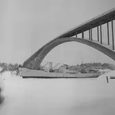 Fartyget Fortuna vid Sandöbron
