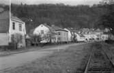 Hus utmed Järnvägsgatan i Huskvarna. År 1975.