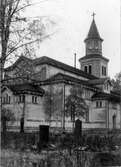 Tåsjö kyrka före restaureringen 1957, som bl.a. innebar en stor förändring av kyrkans exteriör.