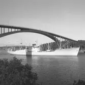 Fartyget Stratus vid Sandöbron
