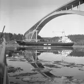 Fartyget Iris vid Sandöbron

