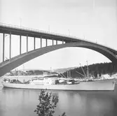 Fartyget Mattawunga vid Sandöbron
