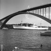 Fartyget Tidaholm vid Sandöbron
