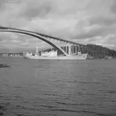 Fartyget Ulla vid Sandöbron

