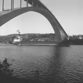 Fartyget Bökelnburg vid Sandöbron
