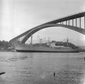 Fartyget Indiana vid Sandöbron

