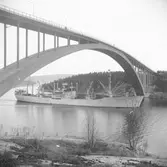 Fartyget Sameland vid Sandöbron

