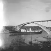 Fartyget Kina vid Sandöbron

