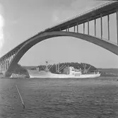 Fartyget Fortuna vid Sandöbron
