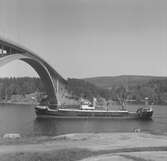 Fartyget Parmaster vid Sandöbron