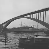 Fartyget Bingo vid Sandöbron