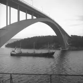 Fartyget Eiderhöft vid Sandöbron