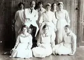 Sjukvårdspersonal på Kustsanatoriet Apelviken i träpaviljongen från 1904.