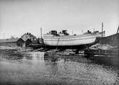 Gladan och Condoren byggs på Skebäcksvarvet, ca 1905