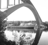 Fartyget Noorbeek vid Sandöbron

