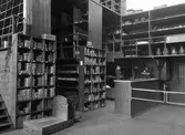 Hyllor med reservdelslager på CV, 1928