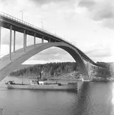 Fartyget Singoalla vid Sandöbron

