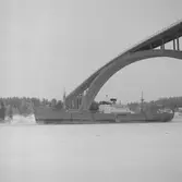 Fartyget Chung Lien II vid Sandöbron

