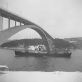 Fartyget Harö vid Sandöbron

