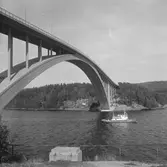 Fartyget Mo vid Sandöbron

