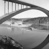 Fartyget Scilla vid Sandöbron
