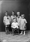 Ateljéporträtt - fem barn, Östhammar, Uppland