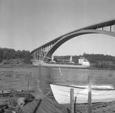 Fartyget Elbstrom vid Sandöbron
