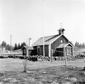 Barsvikens kapell. Fiskekapell. Timrat och panelklätt, rödmålat. Rektangulär byggnad. Enkel inredning med blåmålade bänkar, altaruppsats och predikstol. Vapenhuset har tillkommit senare. Exteriör och interiör upprustning 1926.