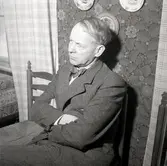 Brofrågan - Radioinspelning angående Ölandsbron av Erik Bojs i red. Sjöholms lägenhet, Ölandsbladet.
Bron påbörjades 1968 och invigdes 1972.