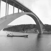 Fartyget Byfjorden vid Sandöbron

