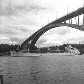 Fartyget Scantic vid Sandöbron

