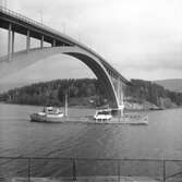 Fartyget Svea Reuter vid Sandöbron

