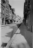 Foto mot N. Till vänster Kv Börsen och till höger Kv Riddaren med Köpmangatan nr 8 A.