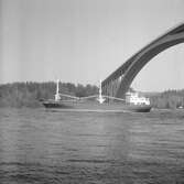Fartyget Jettety vid Sandöbron