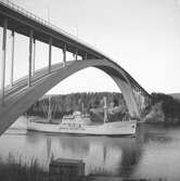 Fartyget Caroline Smith vid Sandöbron

