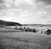 Utsikt från gravfältet vid Vinoret mot V över Marmen.