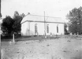 Tynderö kyrka. Byggmästare Daniel Hagman. Vitputsad stenkyrka med brutet tak. Saknar torn. Ombyggnad på 1790-talet av byggmästare Per Hagmansson. Trätunnvalvet tillkom och delvis ny inredning.