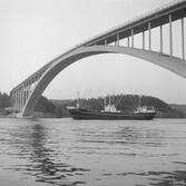 Fartyget Bothniaborg vid Sandöbron