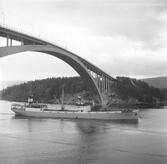 Fartyget Fjorden vid Sandöbron