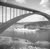 Fartyget Irene vid Sandöbron

