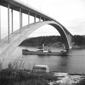 Fartyget Ligur vid Sandöbron

