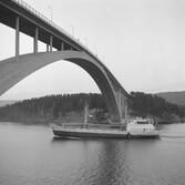 Fartyget Struer vid Sandöbron