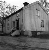 Gårdshuset Norra Kyrkogatan 19. Åkare Axel Mobergs gård.