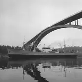 Fartyget Bullaren vid Sandöbron

