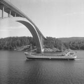 Fartyget Käthe-Marie vid Sandöbron

