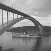 Fartyget Brittgoul vid Sandöbron