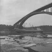 Fartyget Escorpion vid Sandöbron
